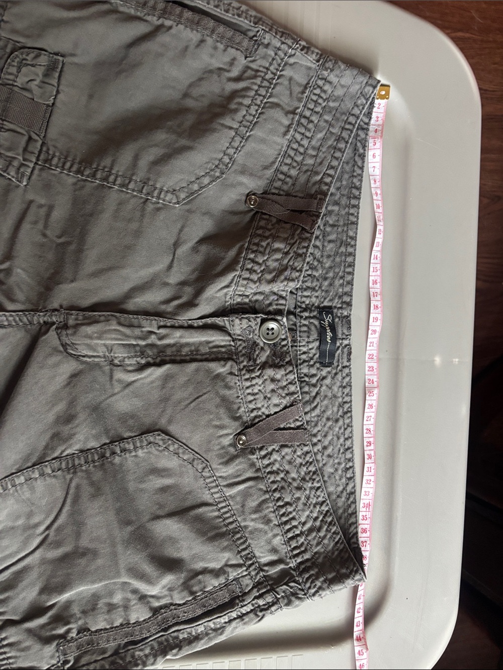 Men's Olive Cargo Shorts with Utility Pockets